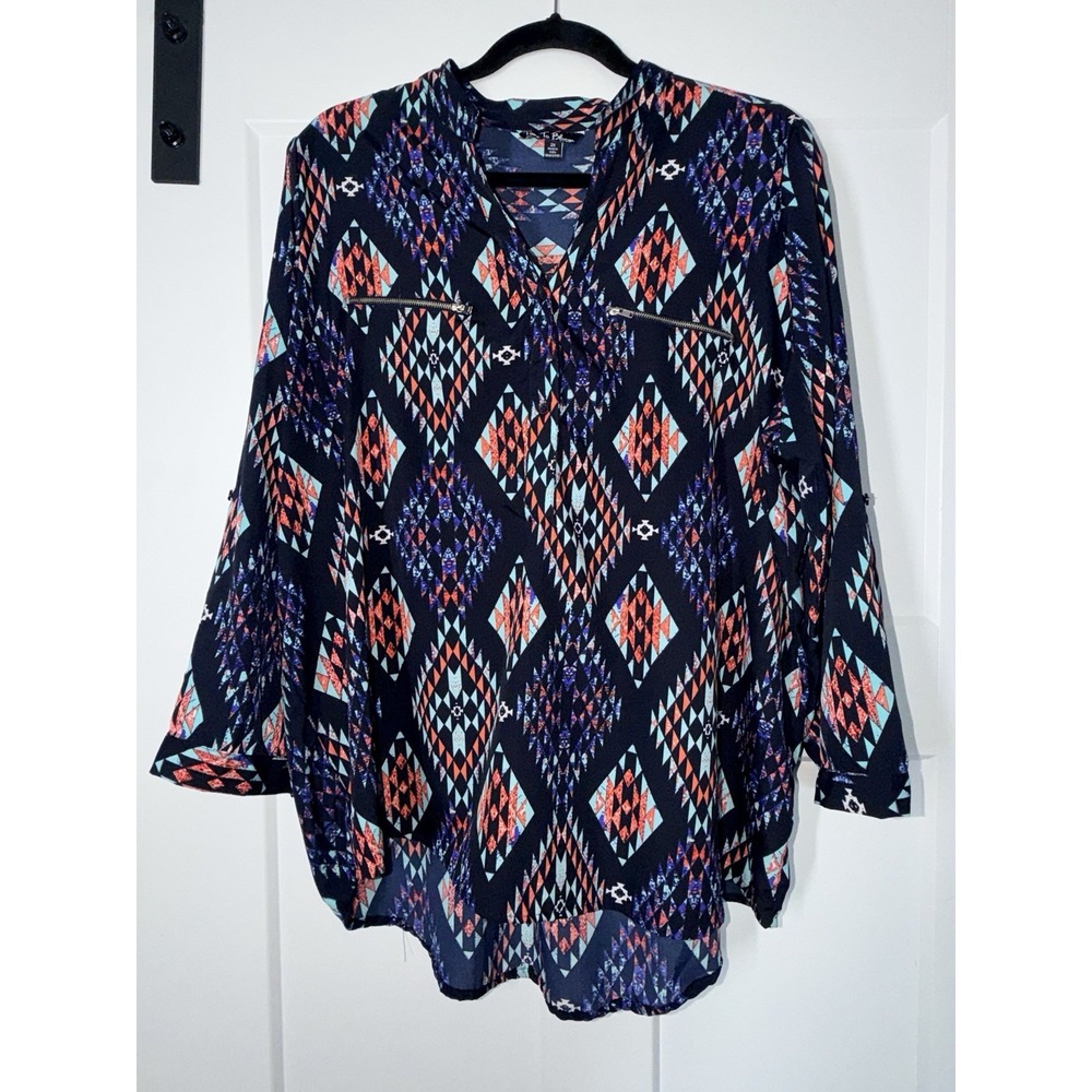 Time To Bloom 2X Aztec Tribal Print Blouse Plus Size Zip Pocket Roll Tab Top